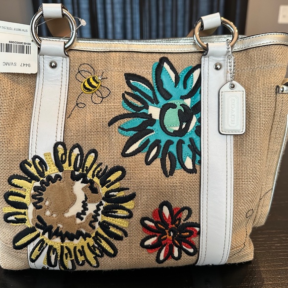 Coach Bumble Bee & Flowers Tote Bag L053-9447 NWT Limited Edition with Dust Bag - Picture 4 of 16
